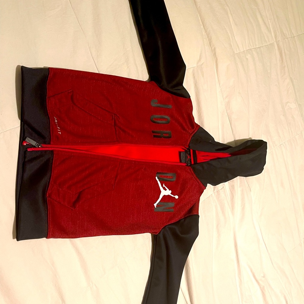 Worn once little boys Jordan hoodie/sweater.